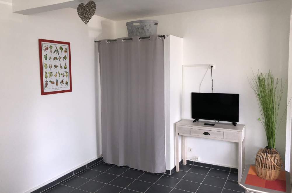 TV &eacute;cran plat - R&eacute;sidence Coco     